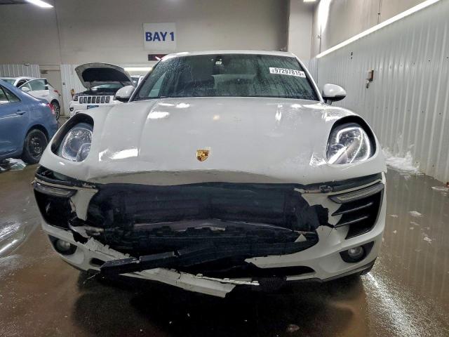 Porsche Macan S Image 8