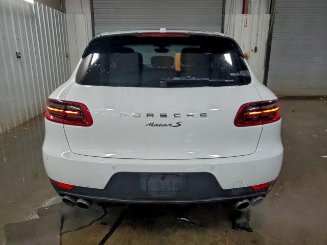 Porsche Macan S Image 9