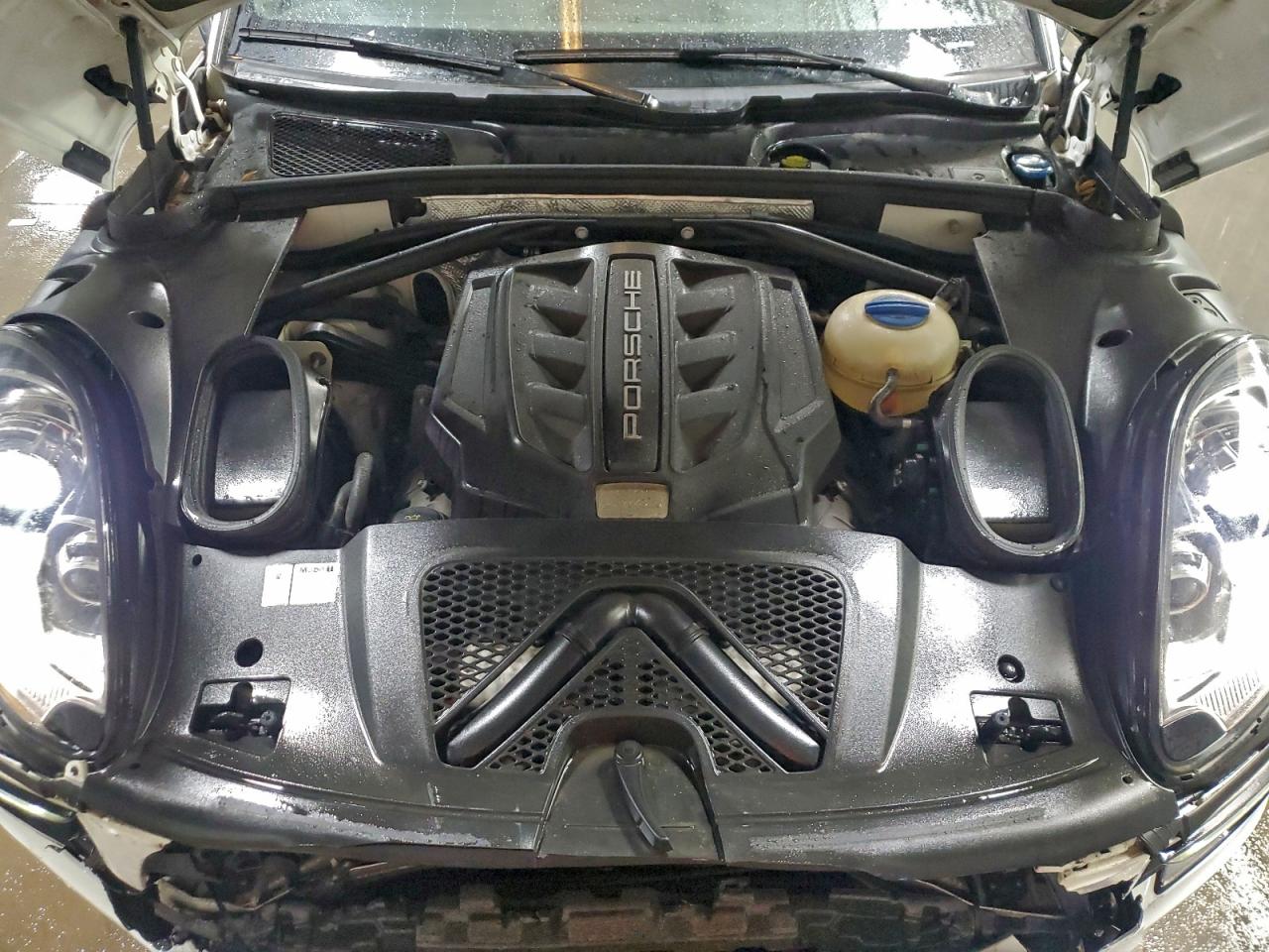 Porsche Macan S Image 10