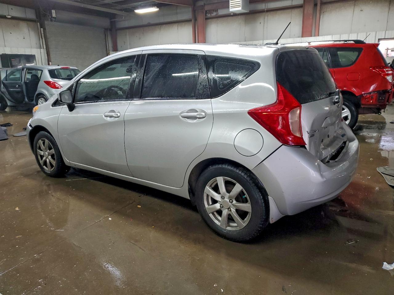 Nissan Versa S Image 2
