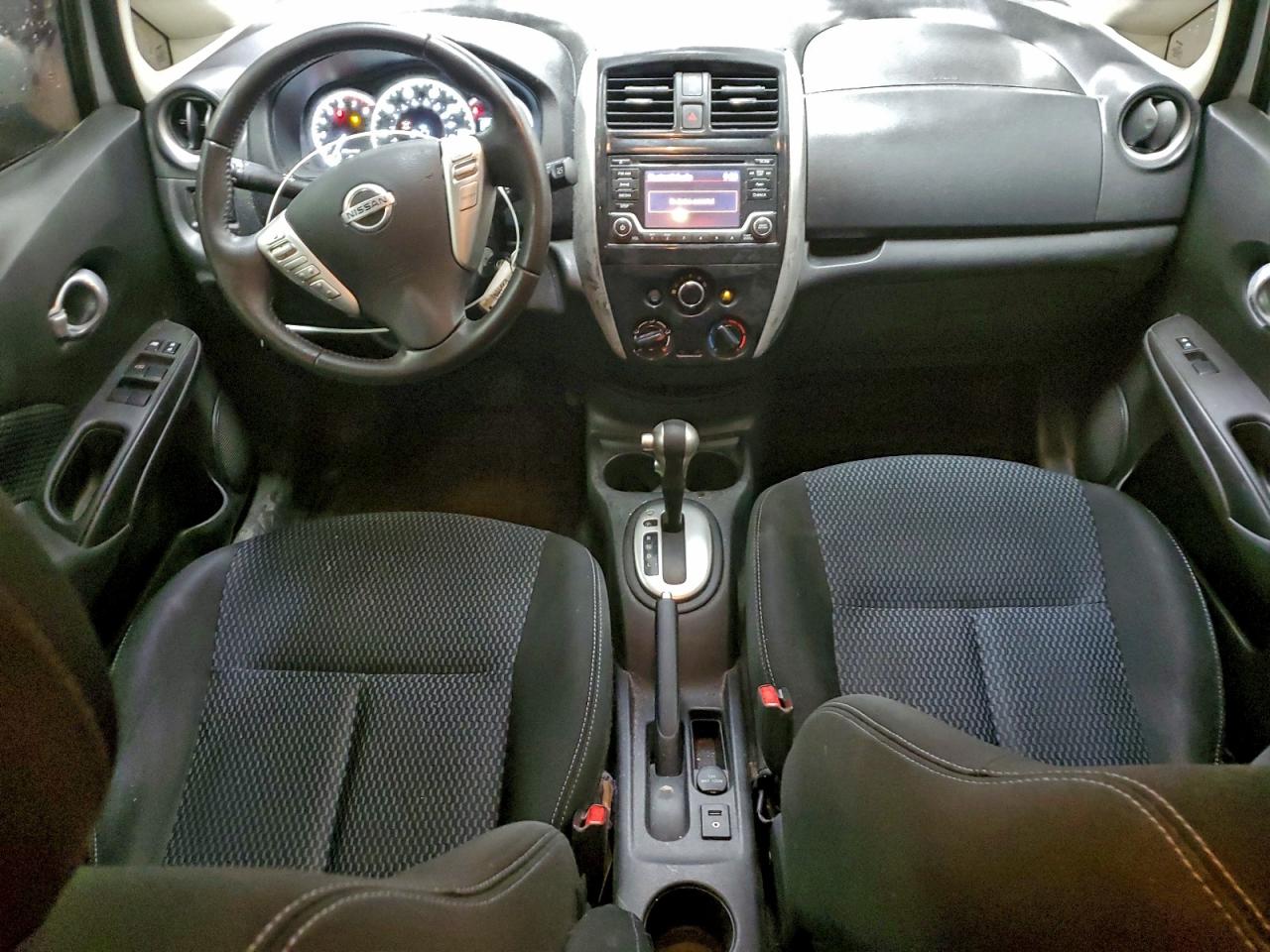 Nissan Versa S Image 11