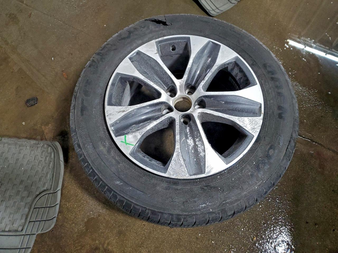 Nissan Versa S Image 13