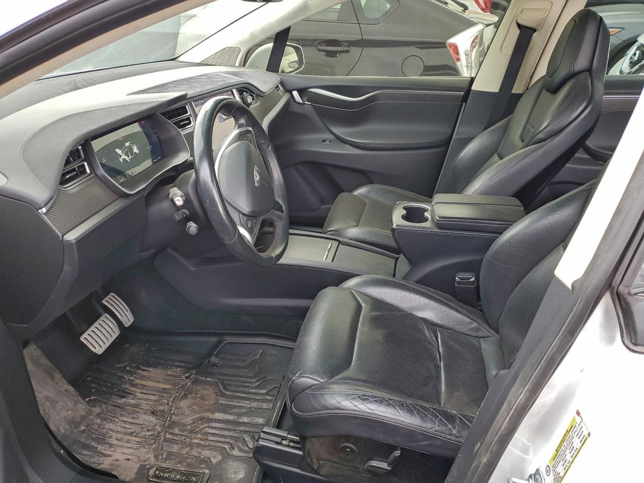 Tesla Model X Image 11