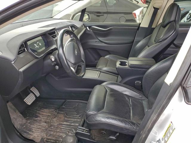 Tesla Model X Image 11