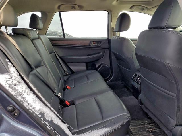 Subaru Outback 2.5i Limited Image 11