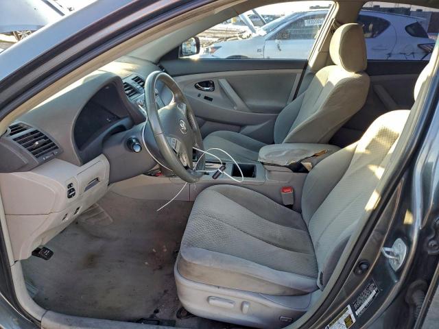 Toyota Camry Hybrid Image 4