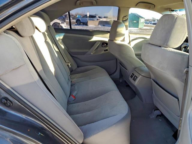 Toyota Camry Hybrid Image 8