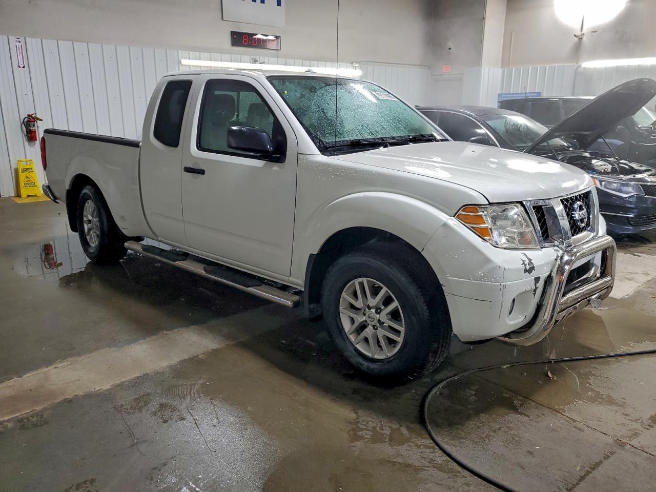Nissan Frontier Sv Image 2