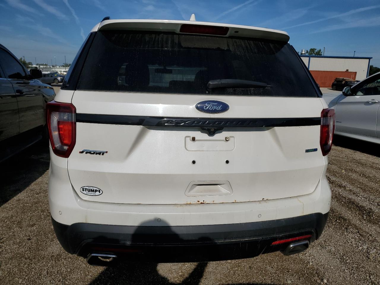 Ford Explorer Sport Image 13