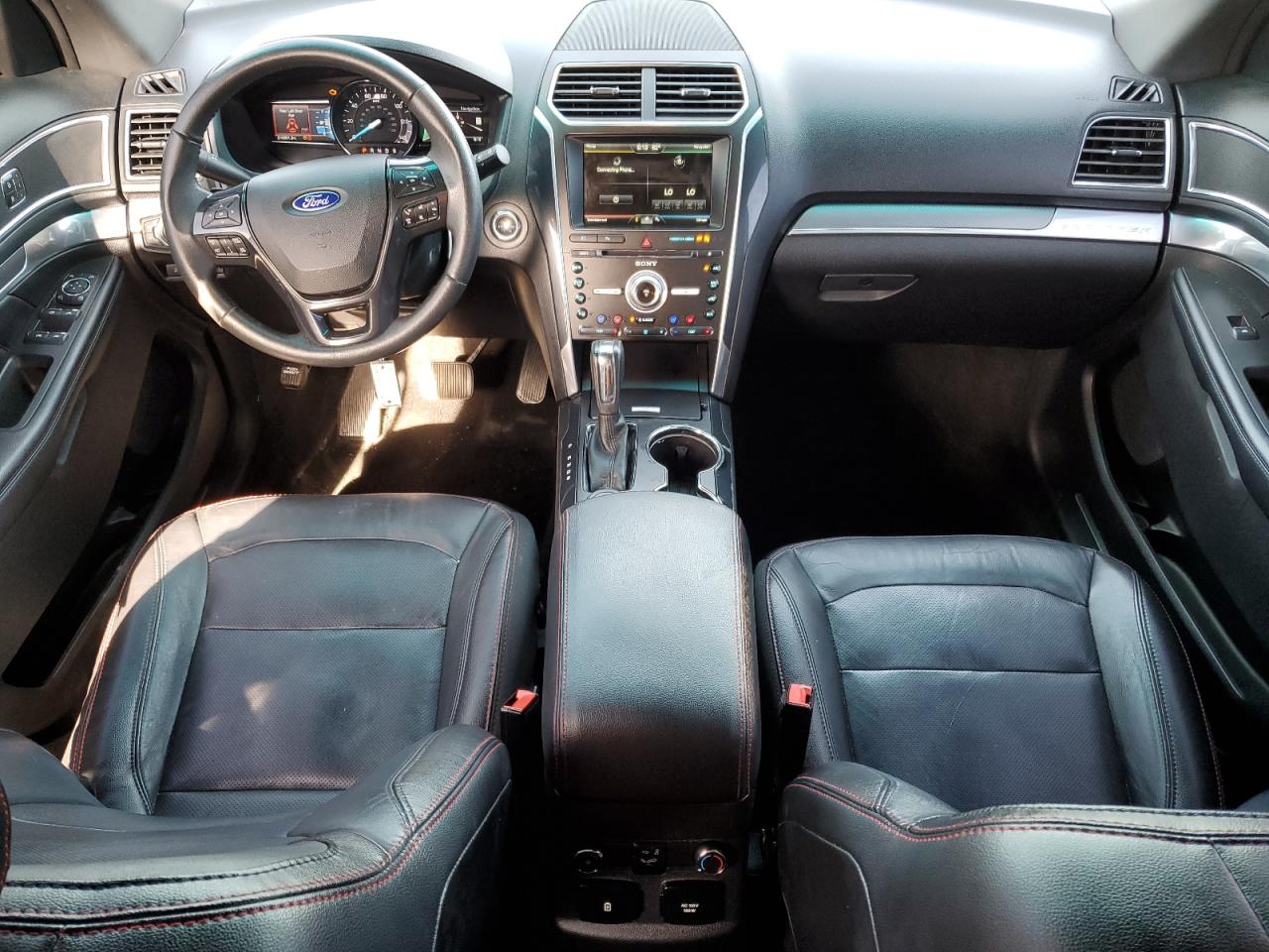 Ford Explorer Sport Image 11