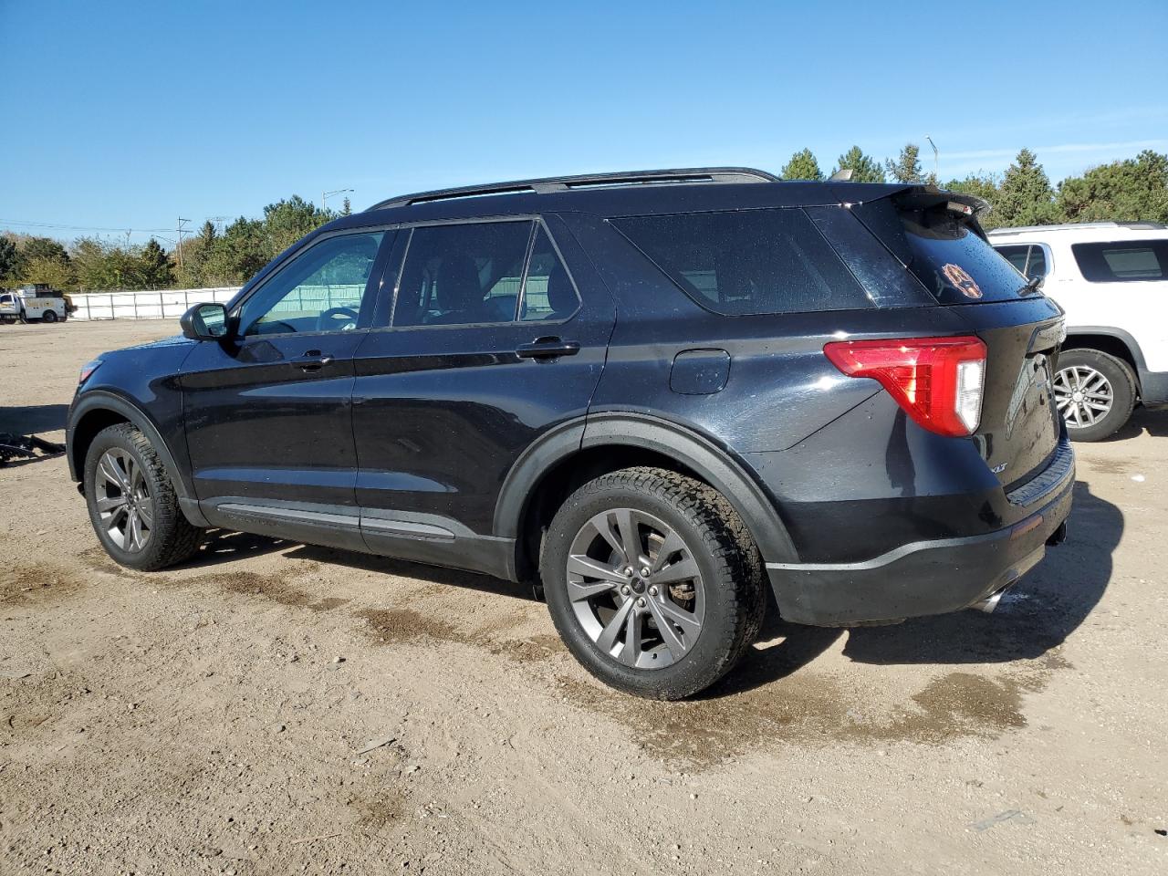 Ford Explorer Xlt Image 2