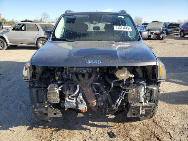 Jeep Renegade Latitude Image 9