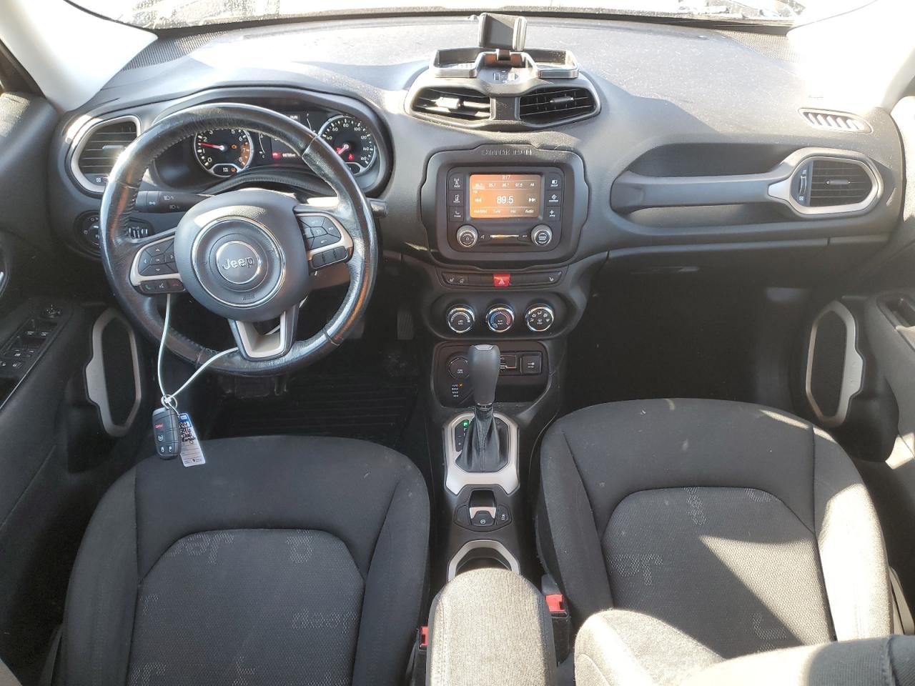 Jeep Renegade Latitude Image 8
