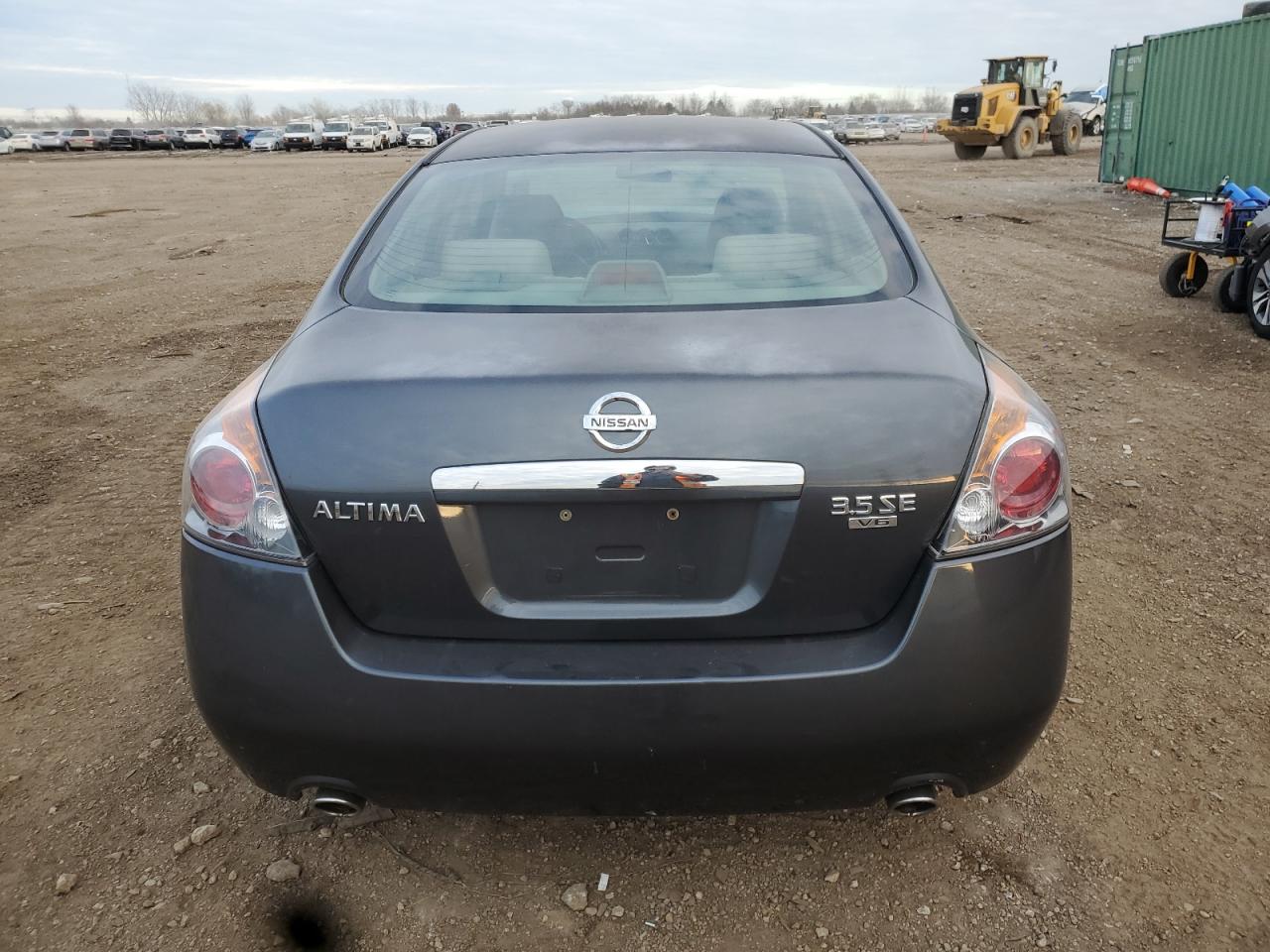 Nissan Altima 3.5se Image 5