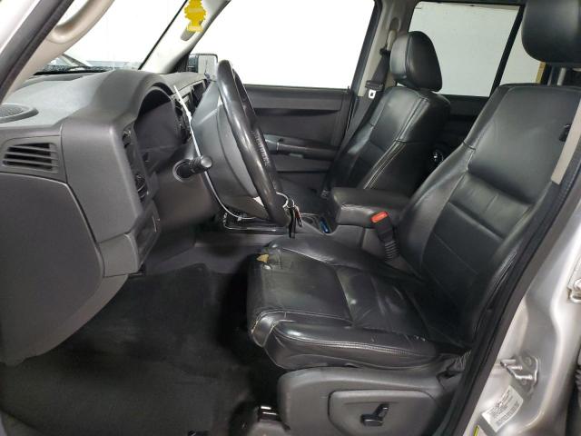 Jeep Commander Sport Image 12