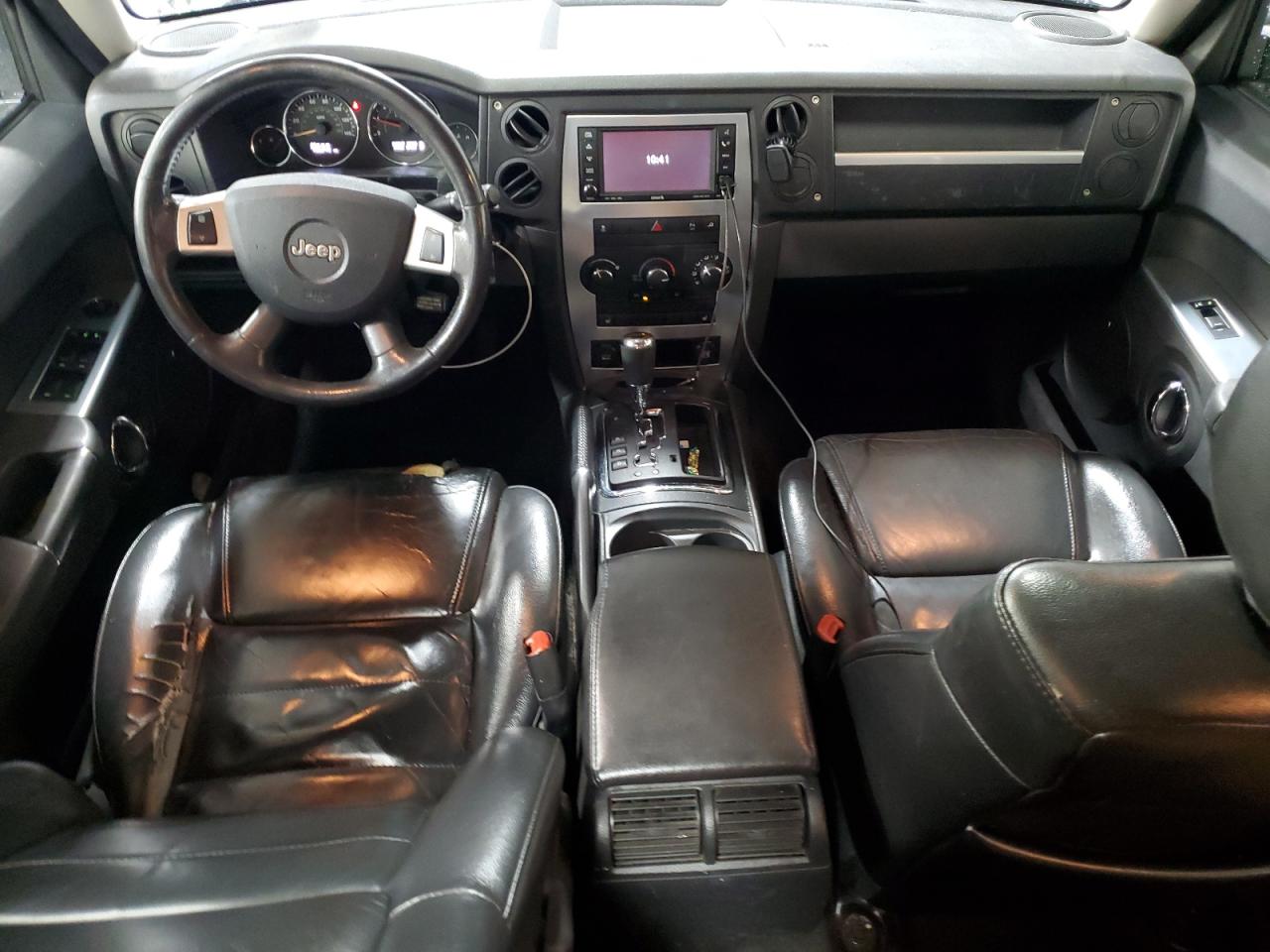 Jeep Commander Sport Image 4