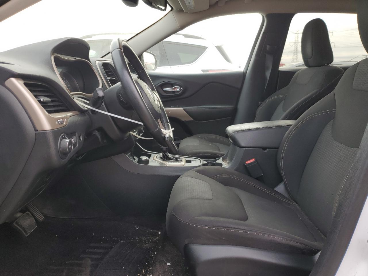 Jeep Grand Cherokee Latitude Image 11