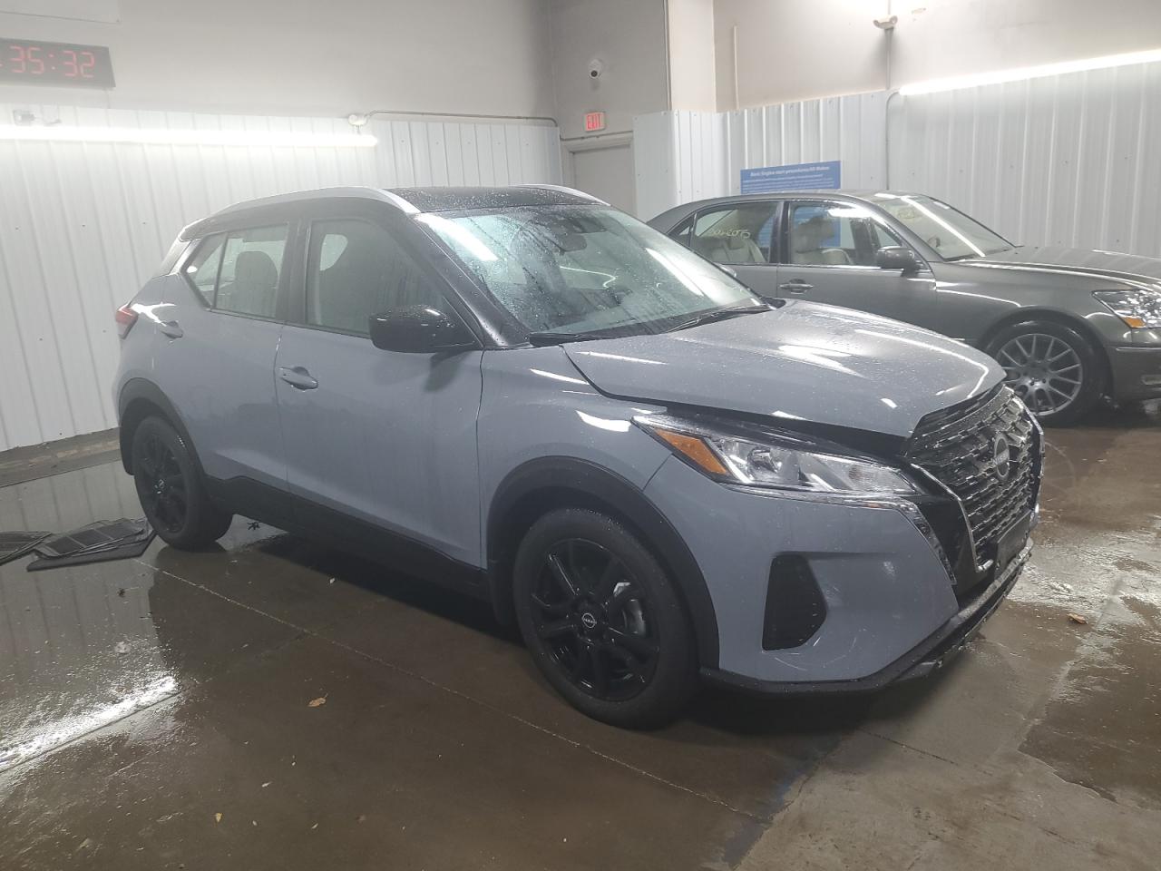 Nissan Kicks Sv Image 5