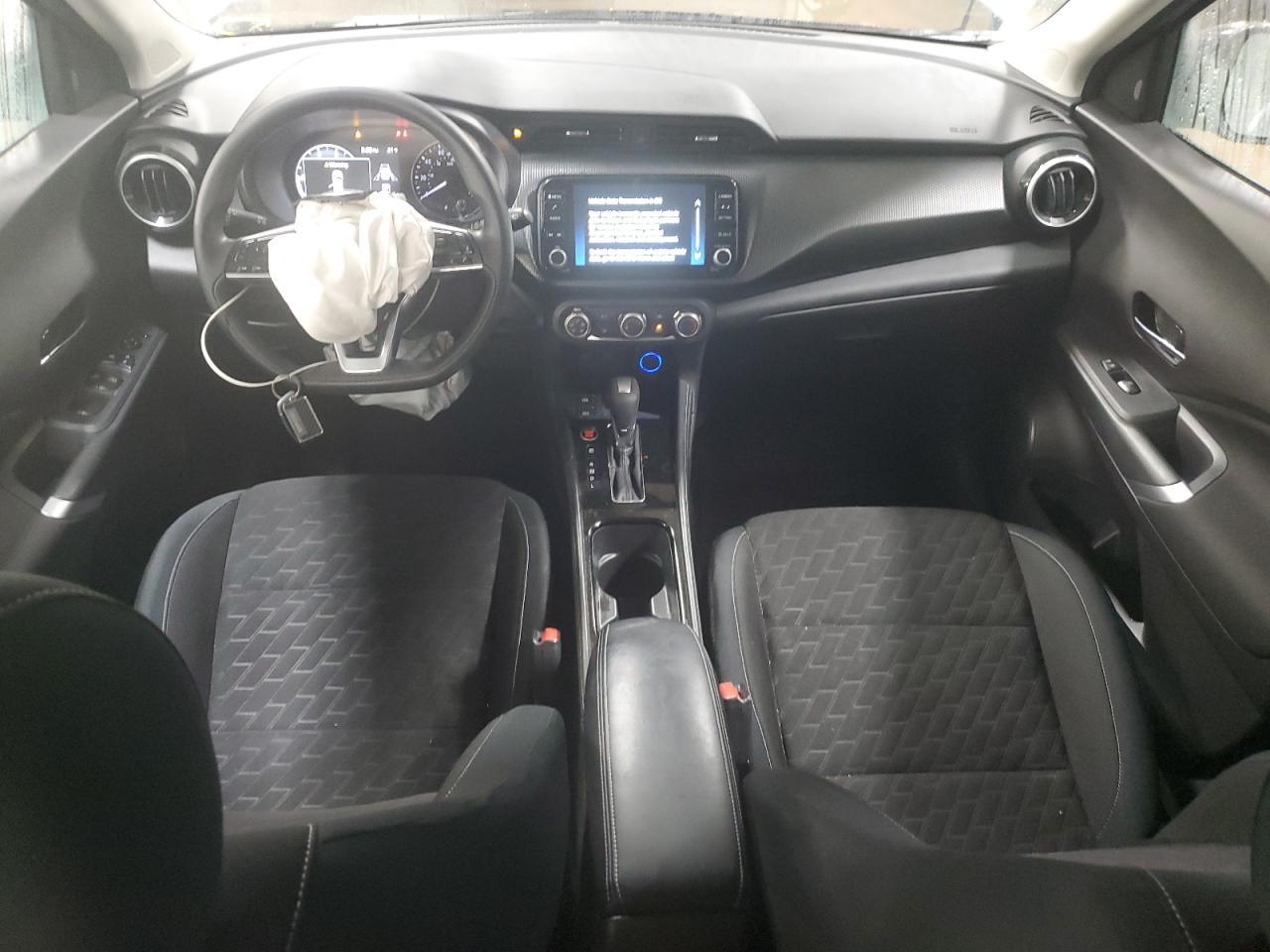 Nissan Kicks Sv Image 9