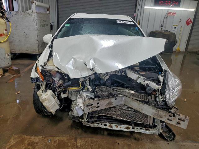 Toyota Prius Image 8