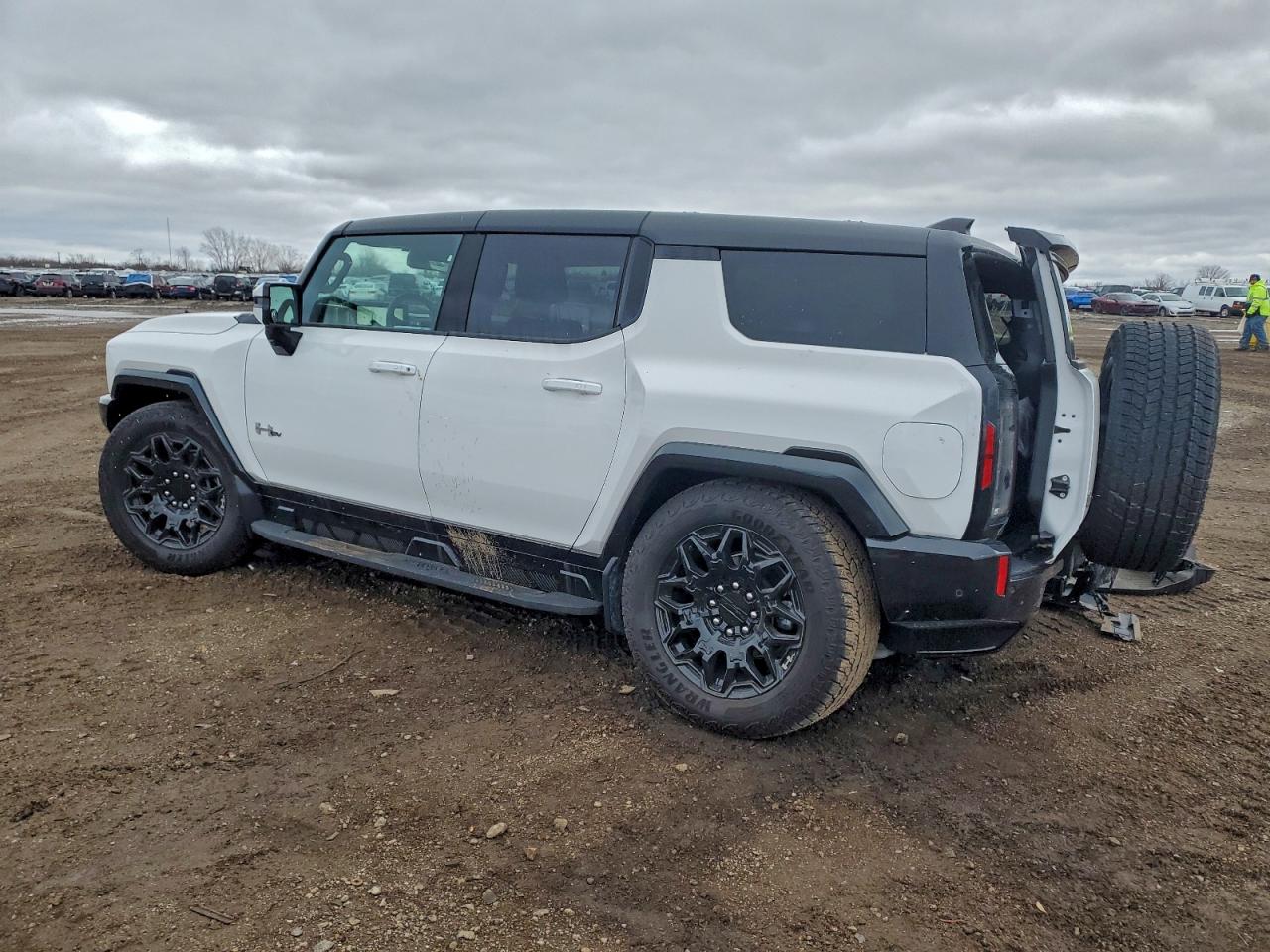 GMC Hummer Suv 2x Image 3