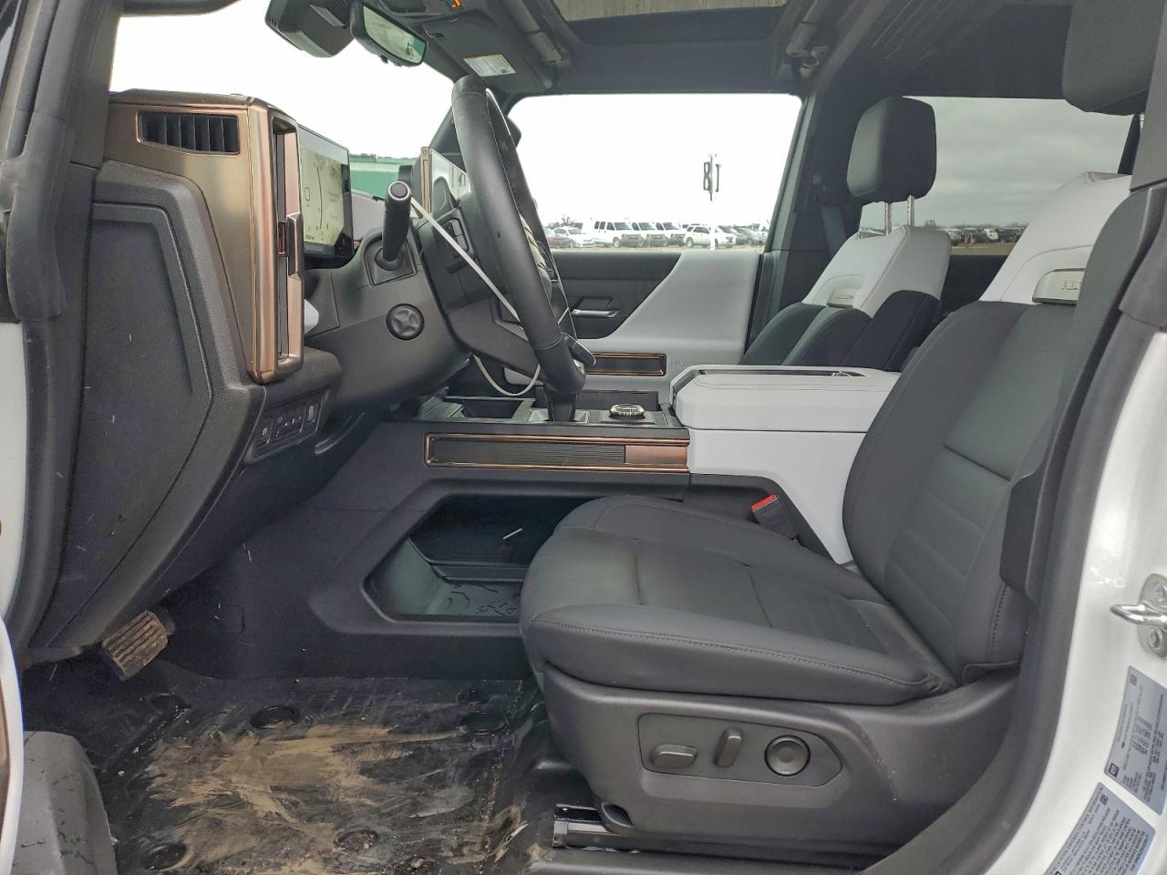 GMC Hummer Suv 2x Image 10