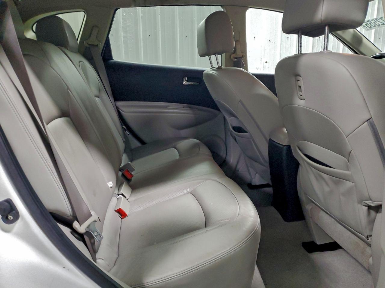 Nissan Rogue S Image 10