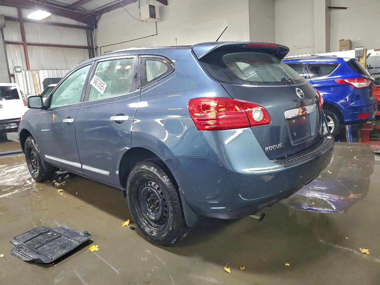 Nissan Rogue S Image 3