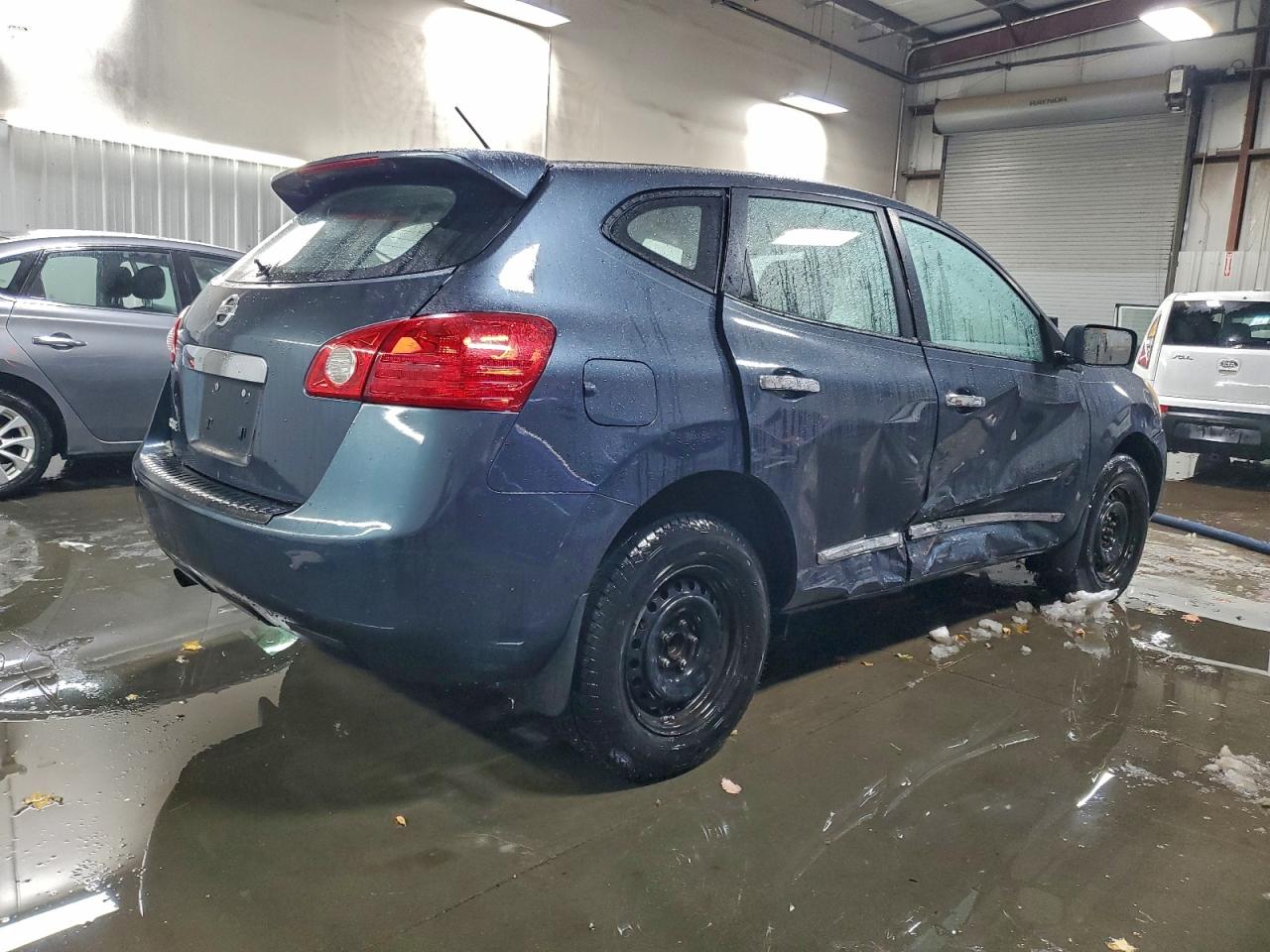 Nissan Rogue S Image 2