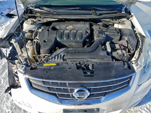 Nissan Altima Base Image 6