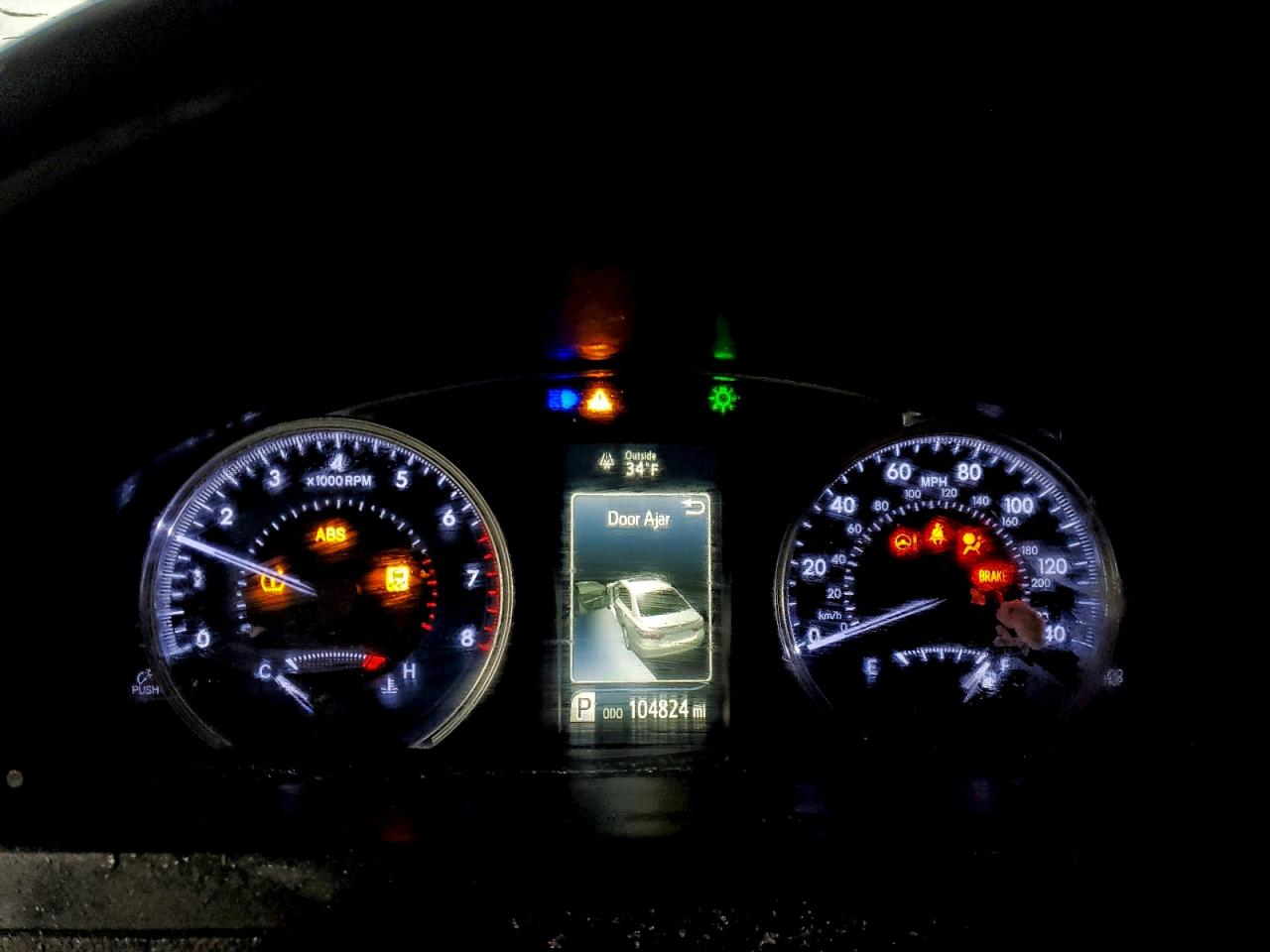 Toyota Camry Le Image 3