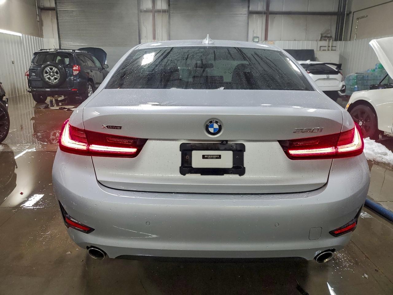 BMW 3 Series Image 3