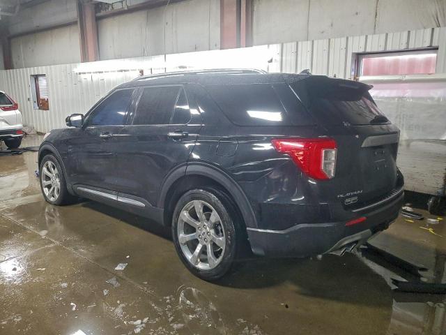 Ford Explorer Platinum Image 13
