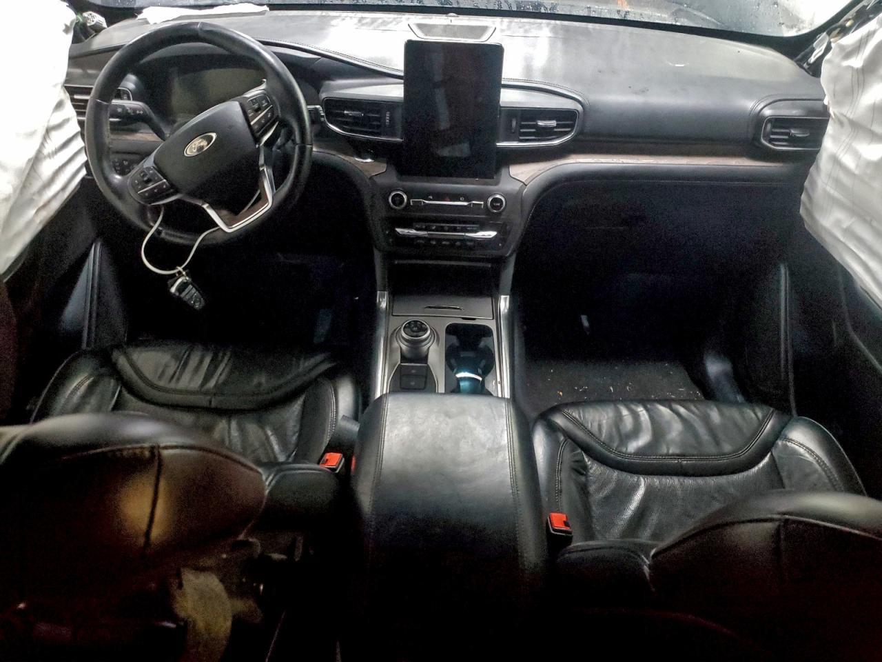 Ford Explorer Platinum Image 6