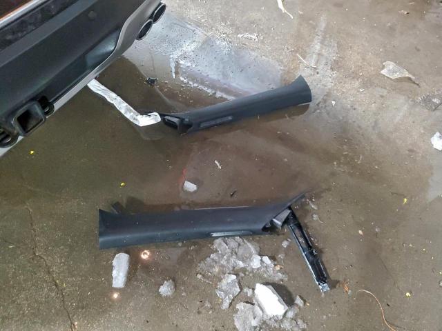 Ford Explorer Platinum Image 10