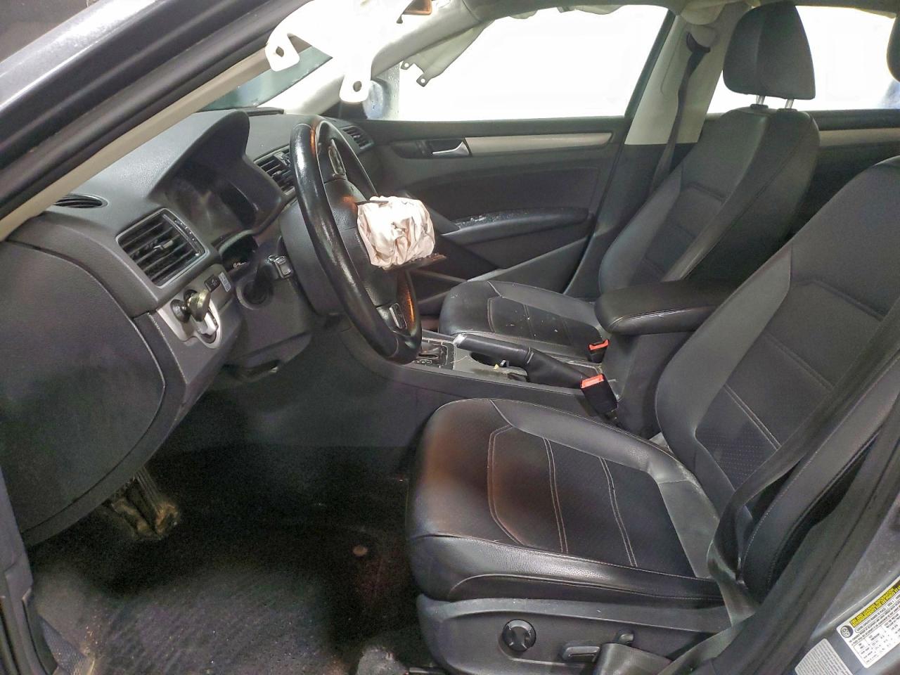 Volkswagen Passat Se Image 10