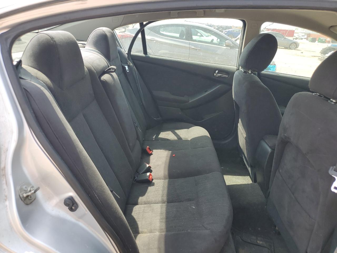 Nissan Altima Base Image 3