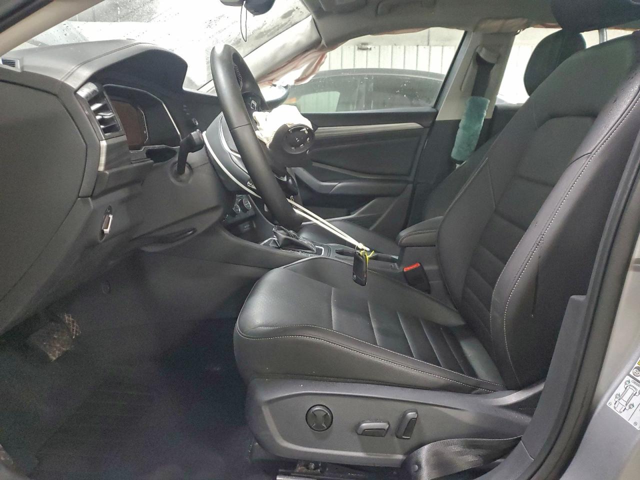 Volkswagen Jetta Sel Image 9