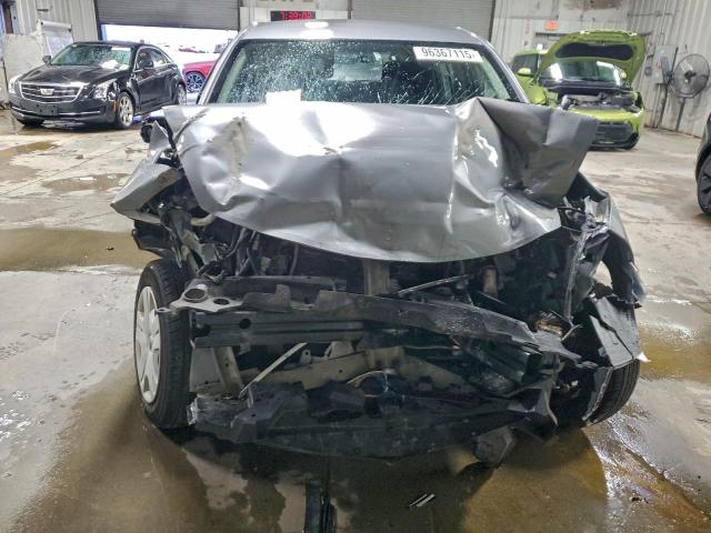 Nissan Versa S Image 8