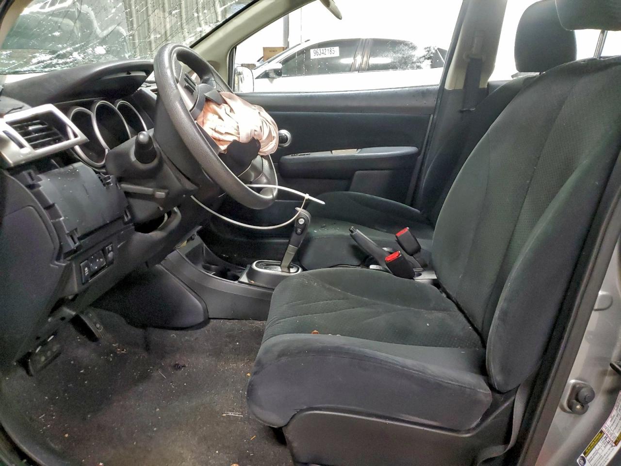 Nissan Versa S Image 4