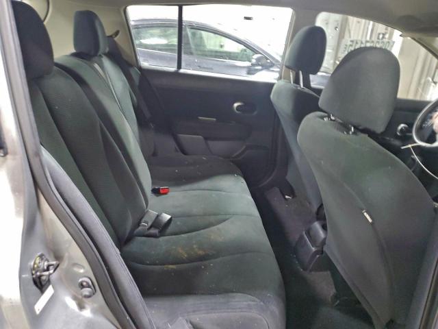 Nissan Versa S Image 7