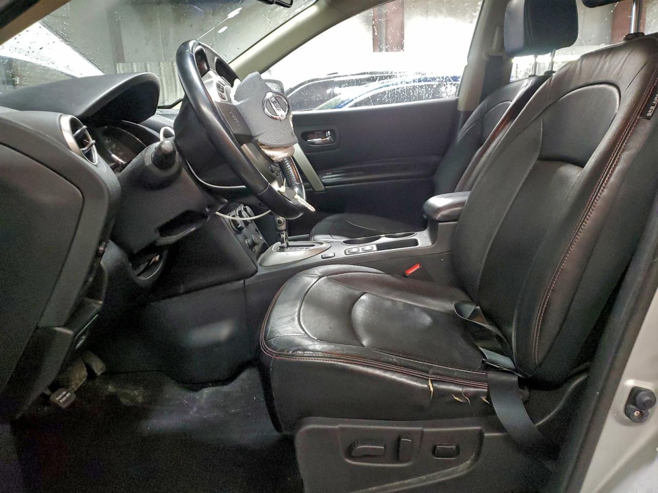 Nissan Rogue S Image 9