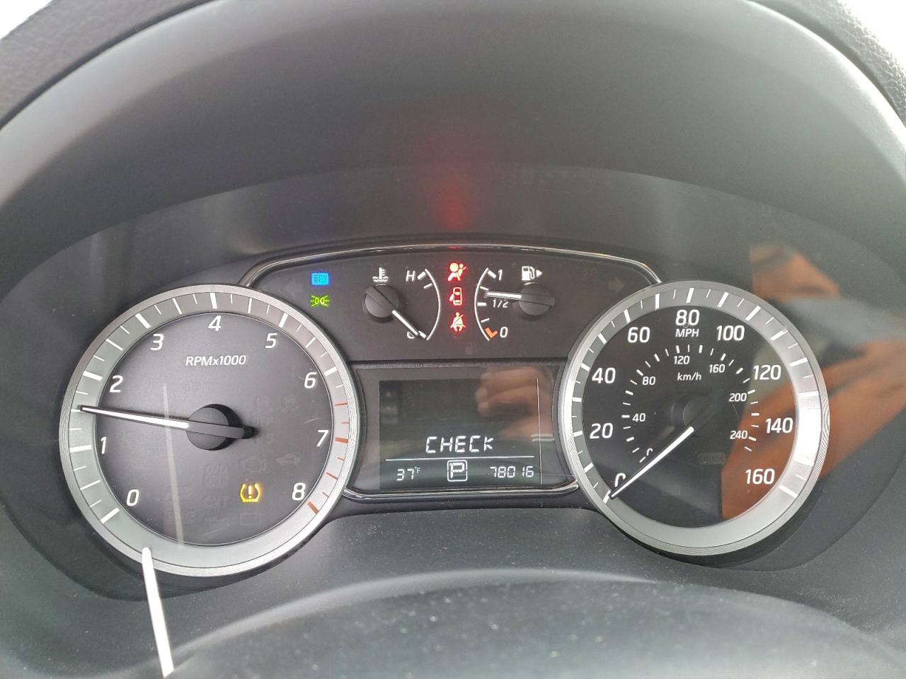 Nissan Sentra S Image 12