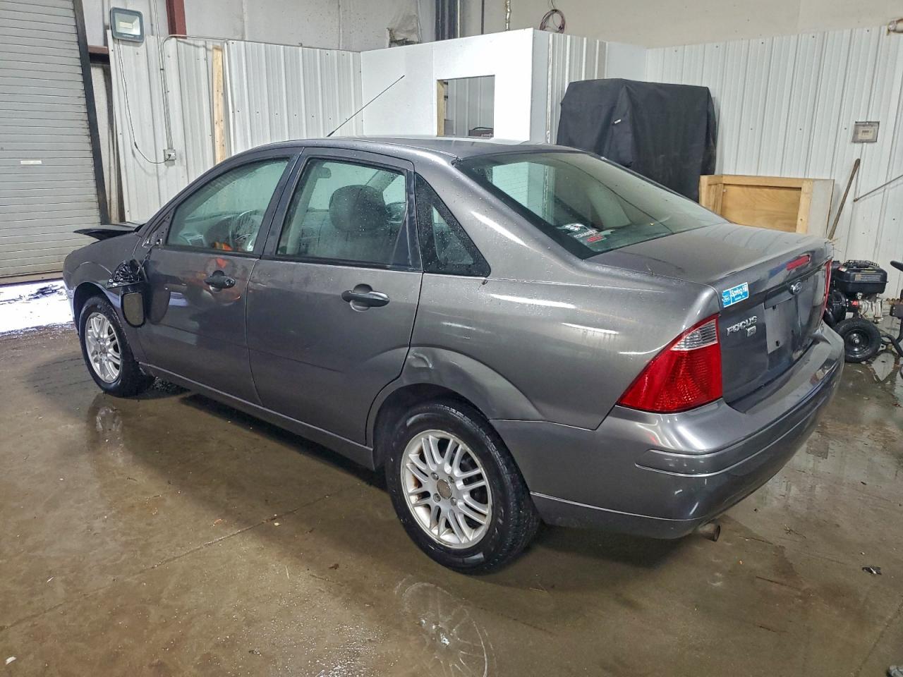 Ford Focus Zx4 Image 2