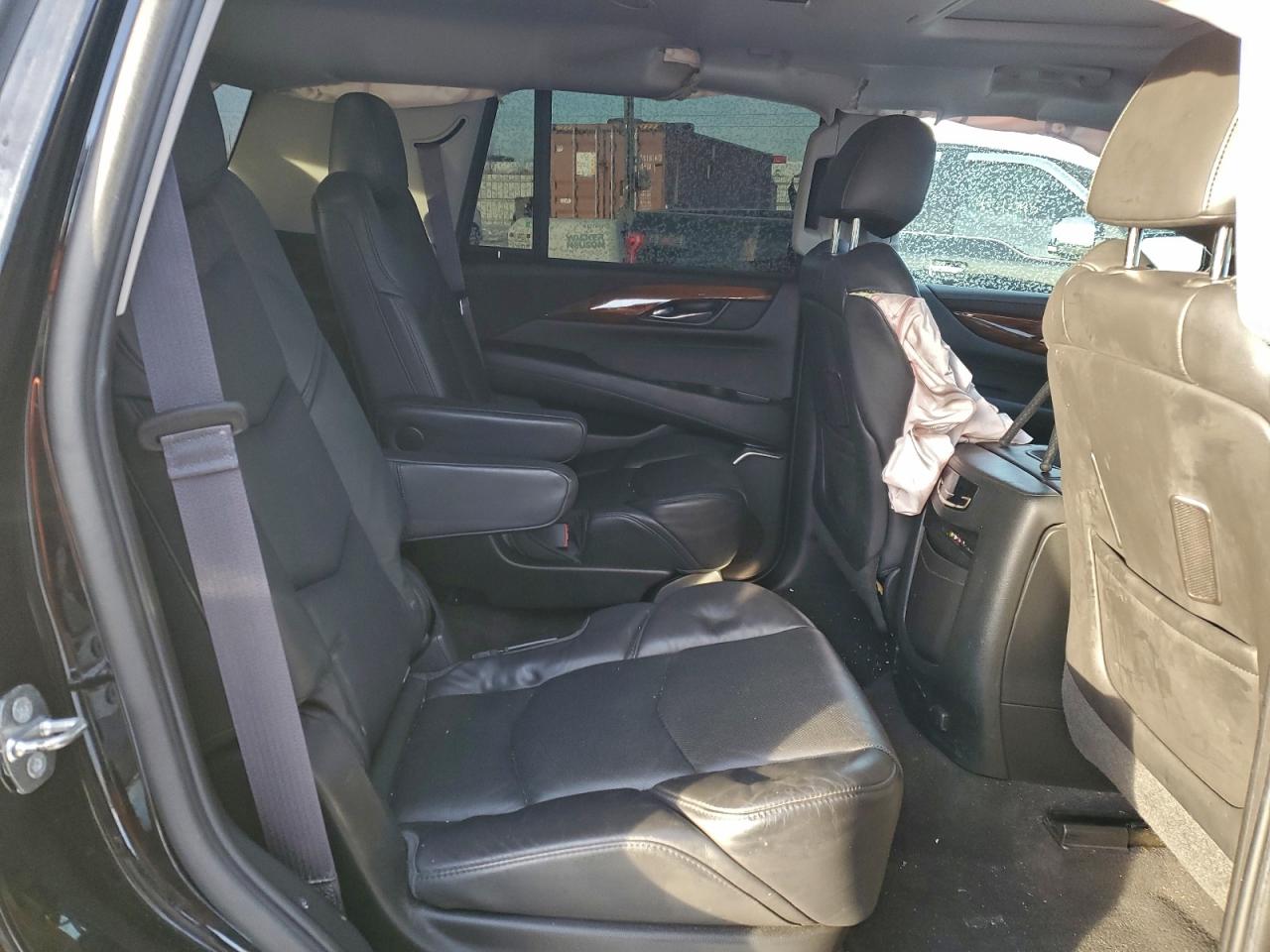 Cadillac Escalade Premium Image 11