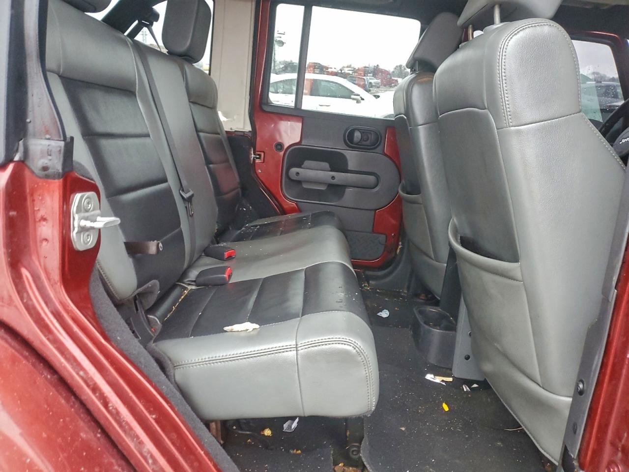 Jeep Wrangler Sahara Image 6