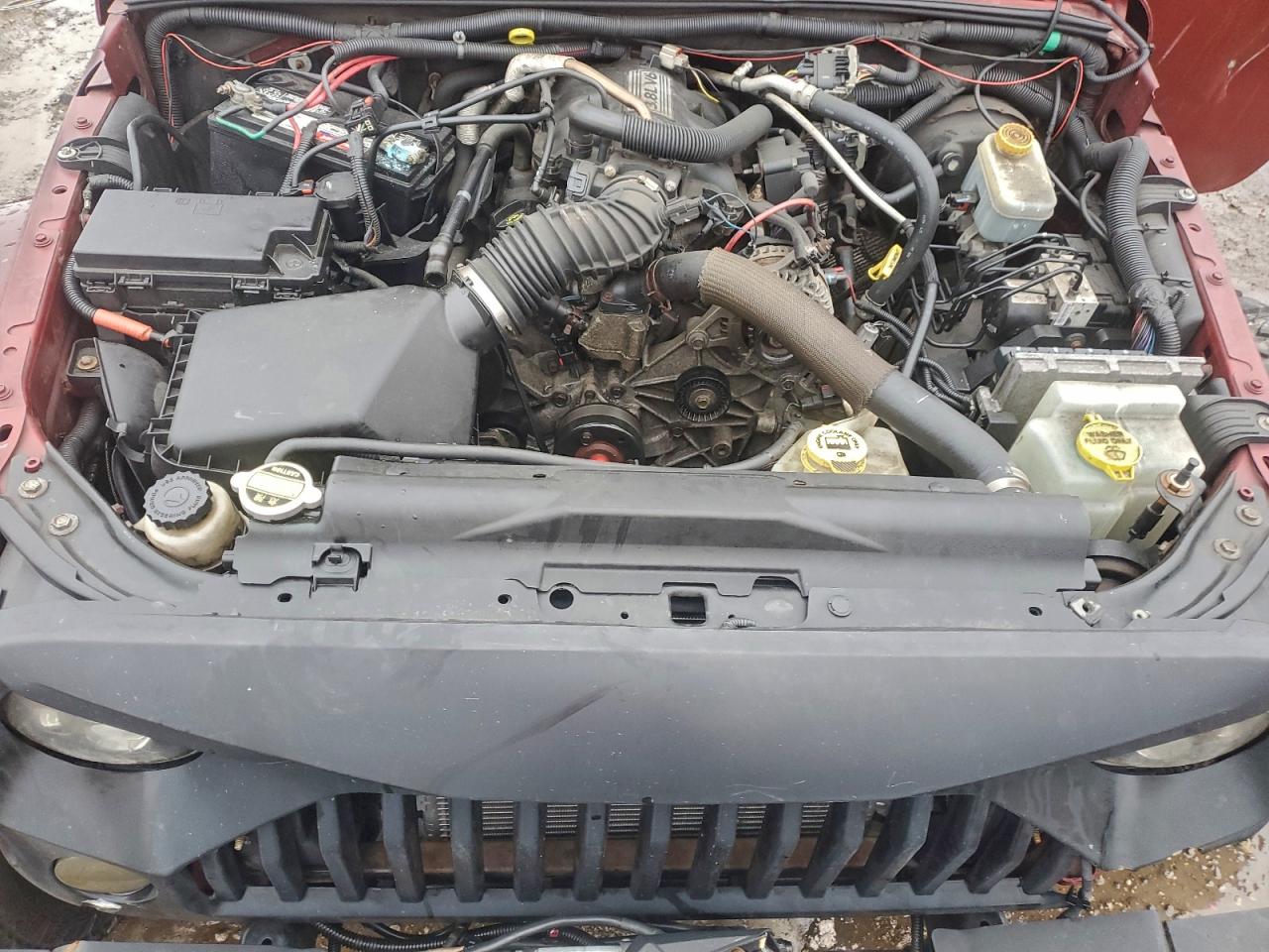 Jeep Wrangler Sahara Image 7