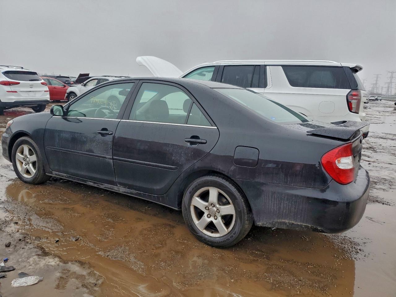 Toyota Camry Le Image 3