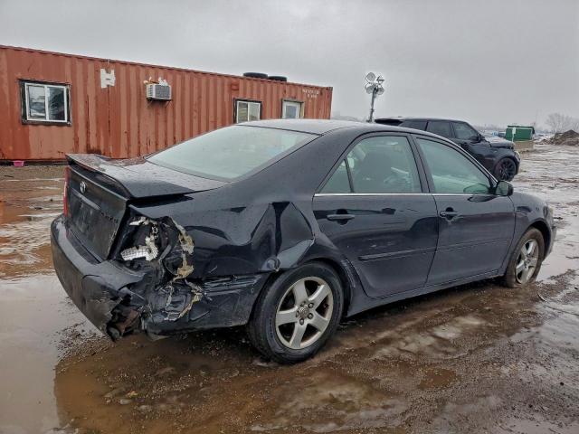 Toyota Camry Le Image 4