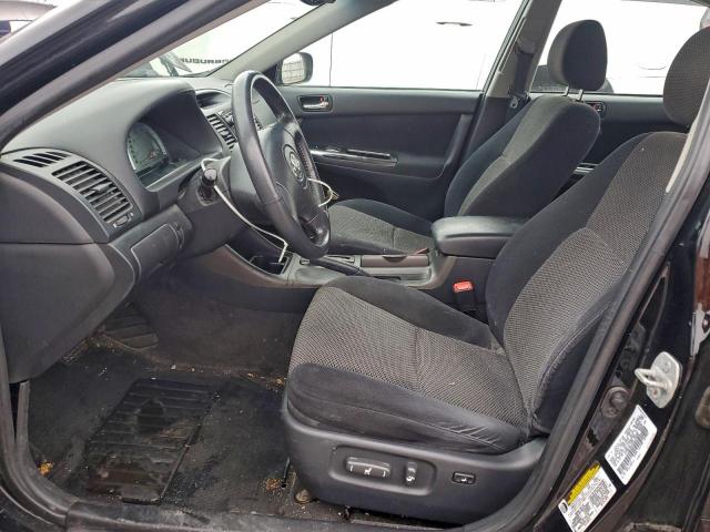 Toyota Camry Le Image 9